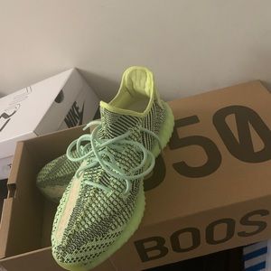 Yeezy 350 vs “Yeezreel”